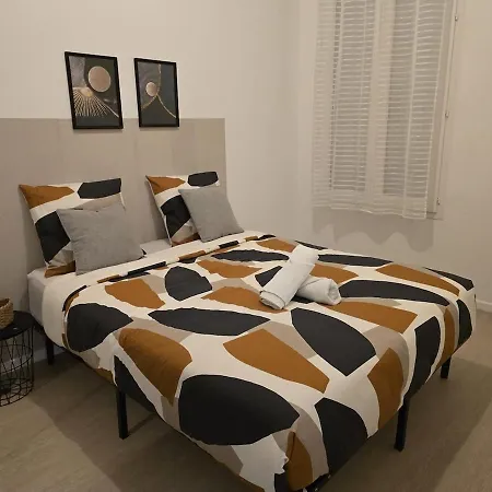 Cozy 2 Bedroom Apartmán *
