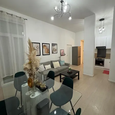 Cozy 2 Bedroom *